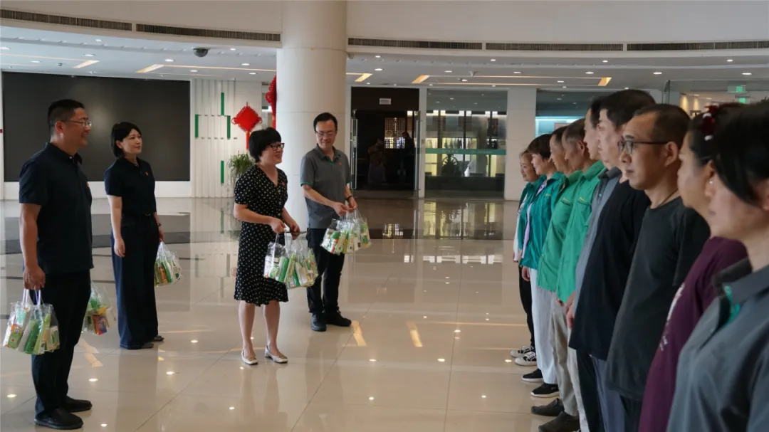 175308282831188363hg.jpg 1753082823923.jpg